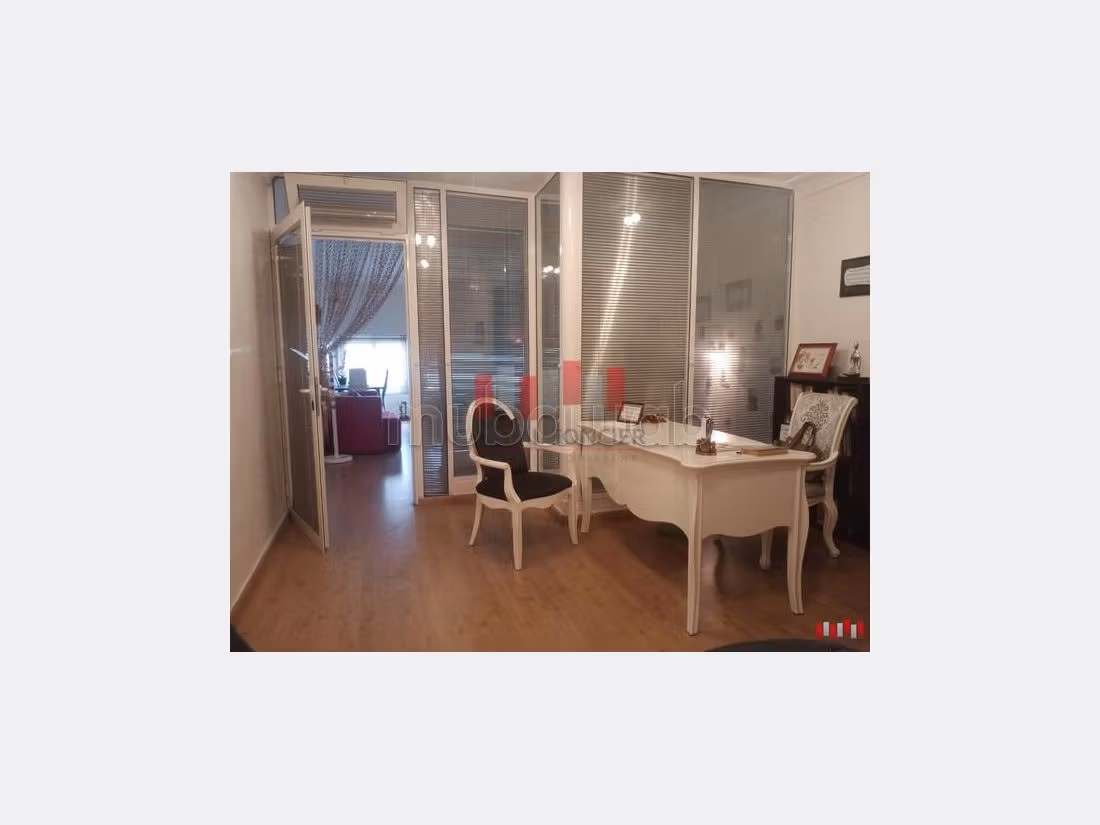 Vendita ufficio. Superficie totale 75 m². 