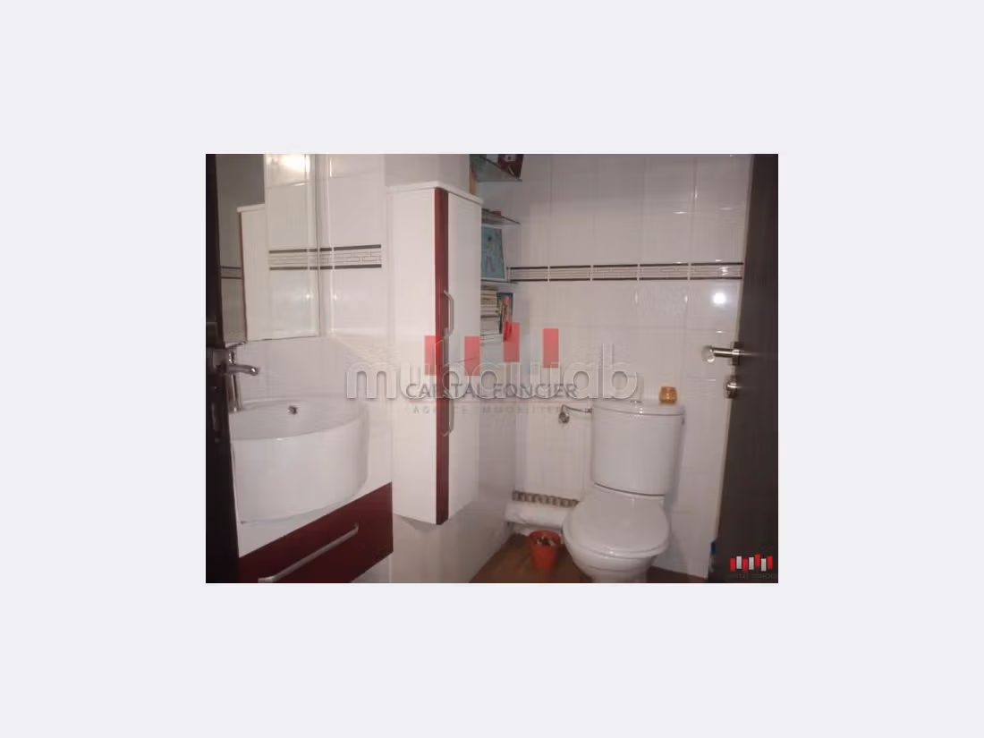 Vendita ufficio. Superficie totale 75 m². 