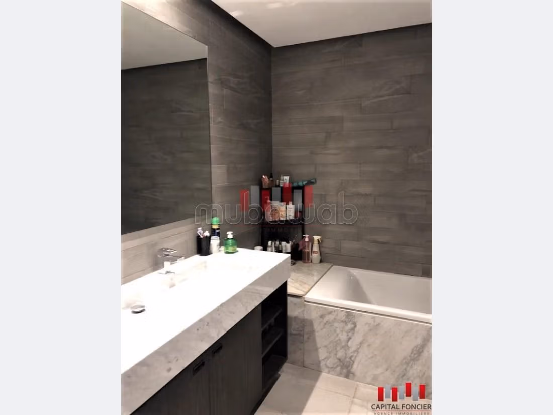 Find an apartment for rent. 3 Small room. Garage. 