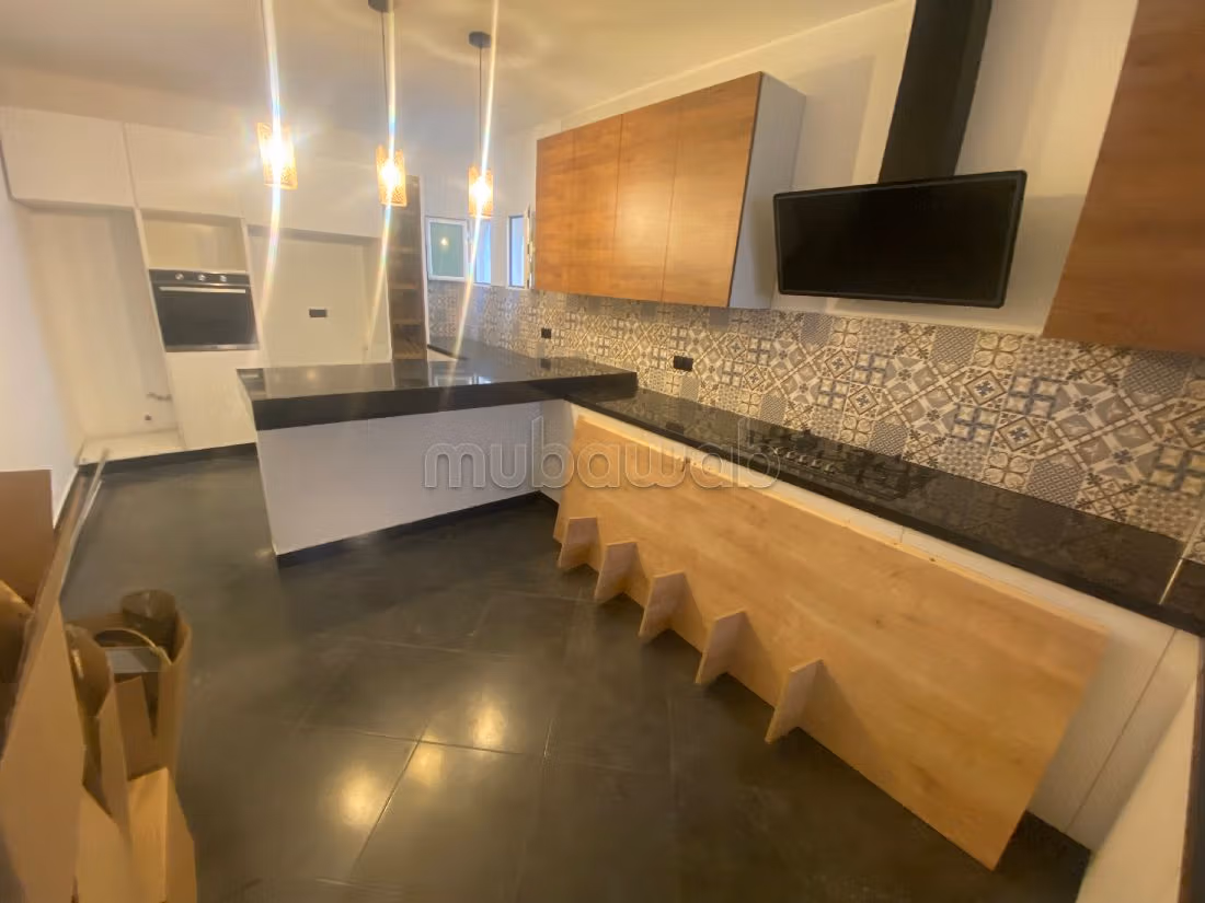 Vendita villa di lusso a Malabata. 3 belle camere da letto. Camino e climatizzatore. 