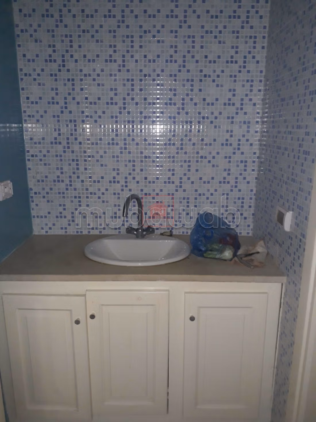 Ufficio in affitto. Superficie totale 84 m². Garage. 