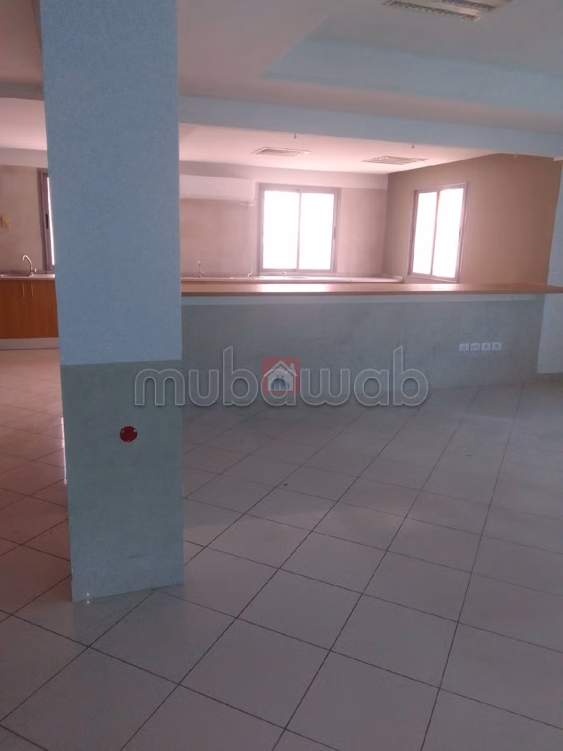 Ufficio in affitto. Superficie totale 84 m². Garage. 