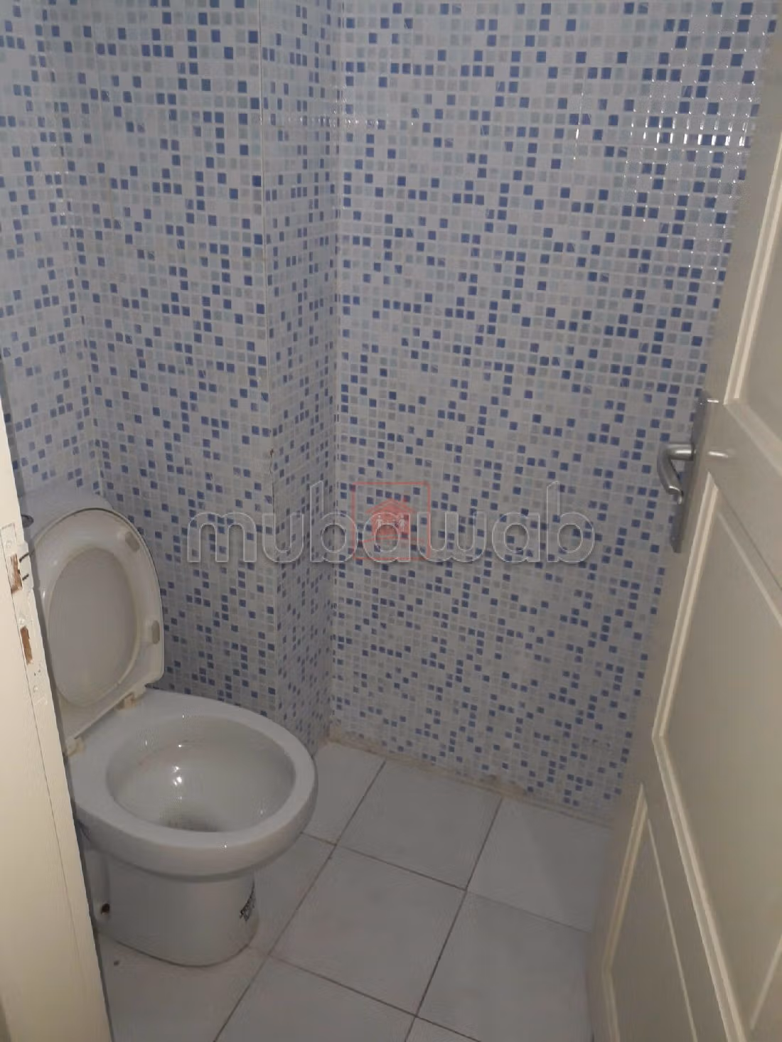 Ufficio in affitto. Superficie totale 84 m². Garage. 