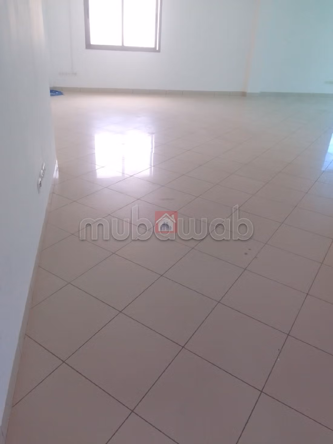 Ufficio in affitto. Superficie totale 84 m². Garage. 