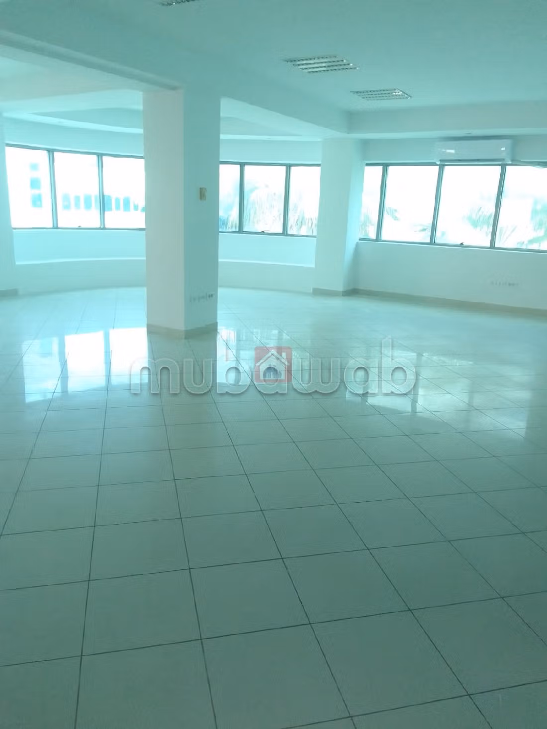 Ufficio in affitto. Superficie totale 84 m². Garage. 