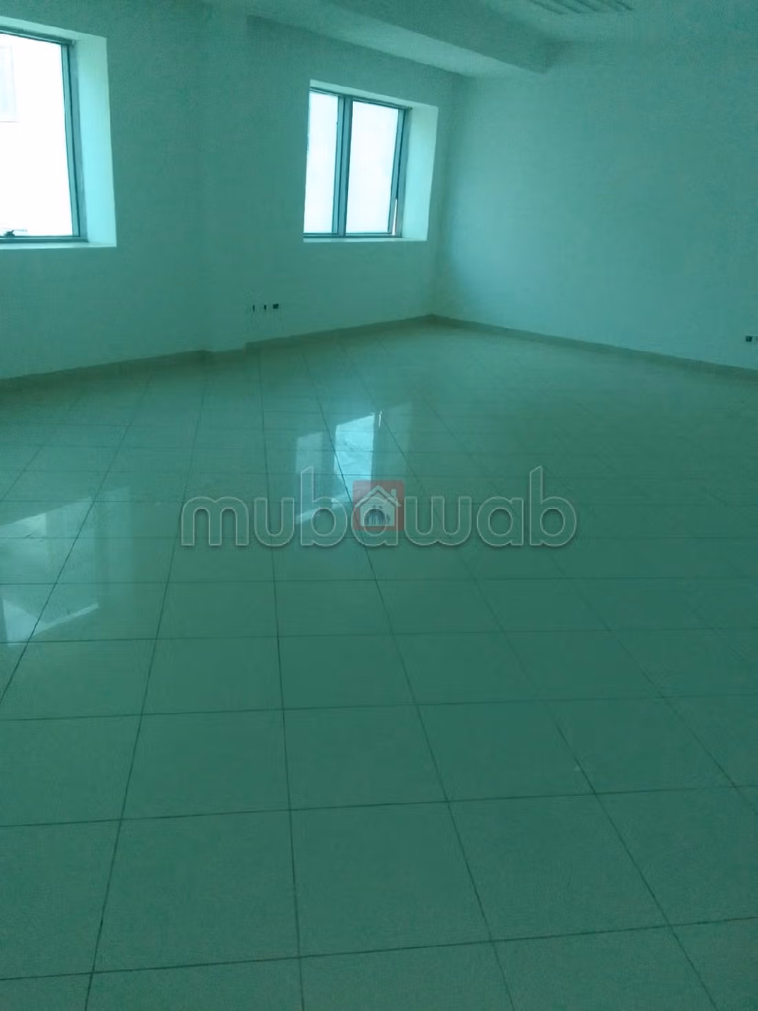 Ufficio in affitto. Superficie totale 84 m². Garage. 