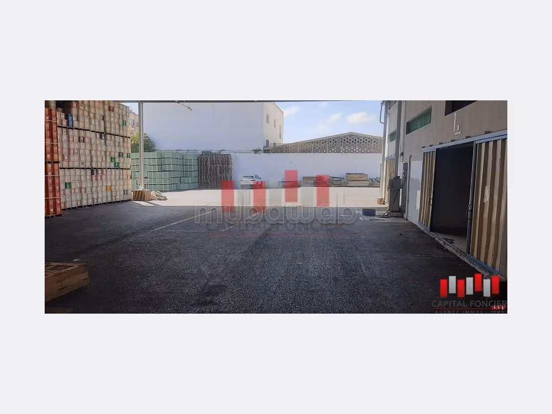 مكاتب ومحلات للكراء ب الميناء. المساحة الإجمالية 10000 م². 