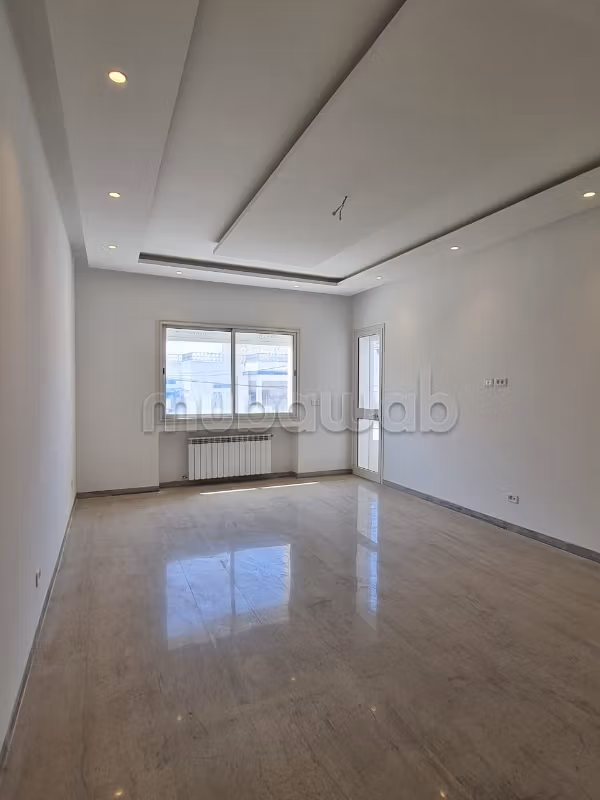 Apartment for sale in La Marsa. 2 beautiful rooms. Thermal insulation and soundproofing, Secured door