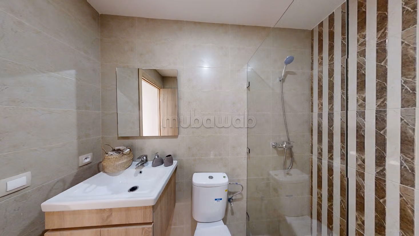 Sell apartment in Massira 2. Large area 70 m². Furnished Moroccan living room, Enclosed residence. 
