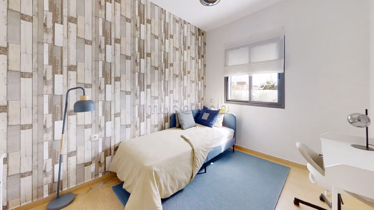 Sell apartment in Massira 2. Large area 70 m². Furnished Moroccan living room, Enclosed residence. 