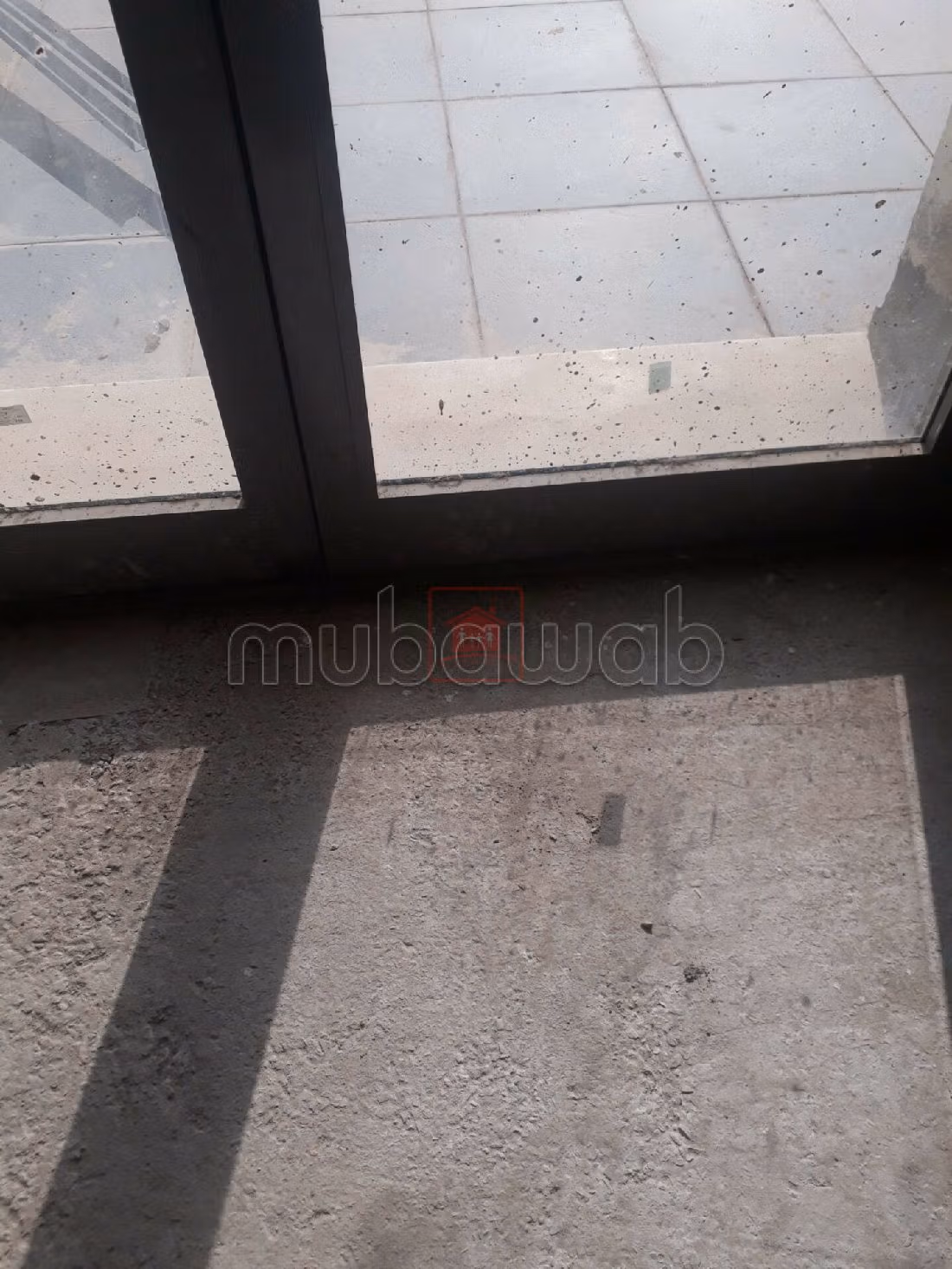 مكاتب ومحلات للإيجار. المساحة الإجمالية 252 م². كراج. 
