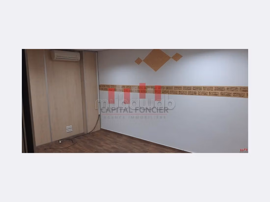 Hangar industriel aux normes internationales de 750 m2 a ain sebaa a la location accès autoroutier immédiat