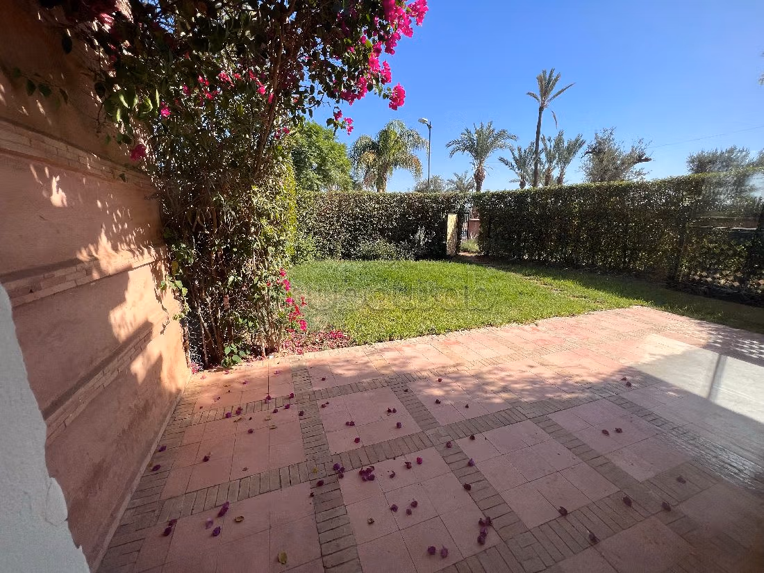 Affitto di un bellissimo appartamento a Route de Fez. 4 locali spaziosi. Arredato