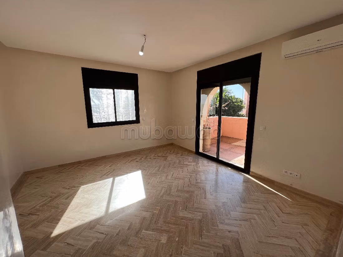 Affitto di un bellissimo appartamento a Route de Fez. 4 locali spaziosi. Arredato