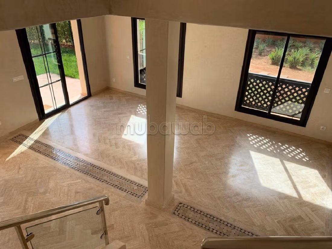 Affitto di un bellissimo appartamento a Route de Fez. 4 locali spaziosi. Arredato