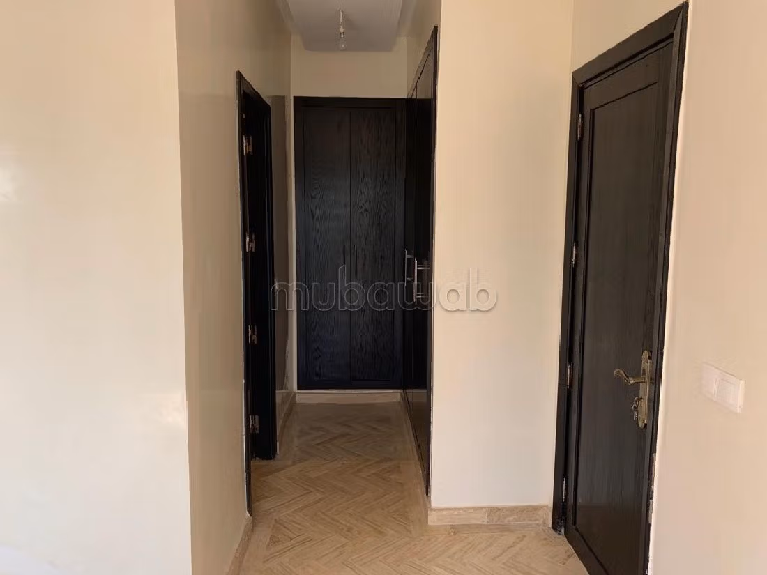 Affitto di un bellissimo appartamento a Route de Fez. 4 locali spaziosi. Arredato