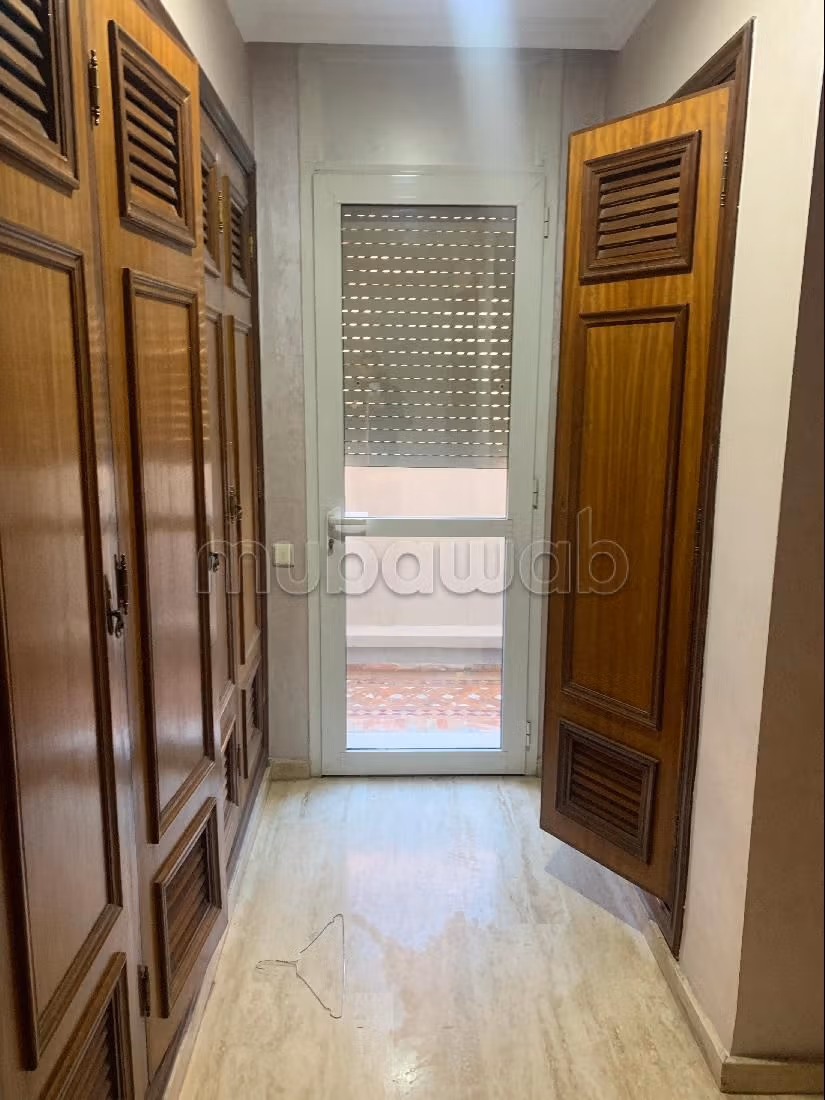 Suntuosa villa en alquiler en Californie. Superficie 600 m². Espacios verdes, Balcón