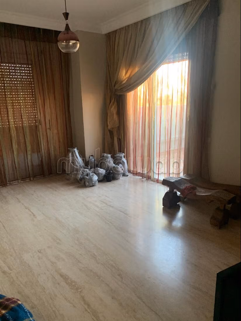 Suntuosa villa en alquiler en Californie. Superficie 600 m². Espacios verdes, Balcón