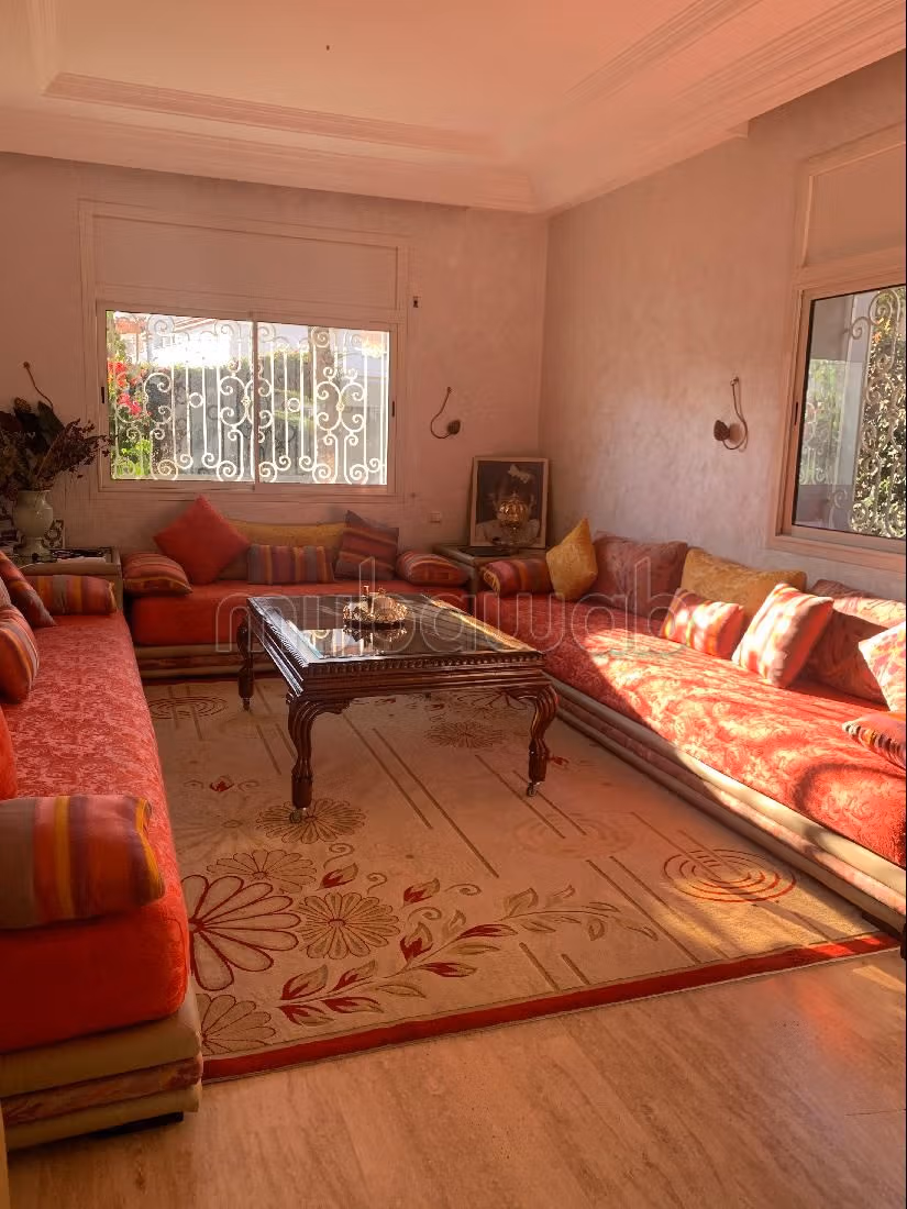 Suntuosa villa en alquiler en Californie. Superficie 600 m². Espacios verdes, Balcón