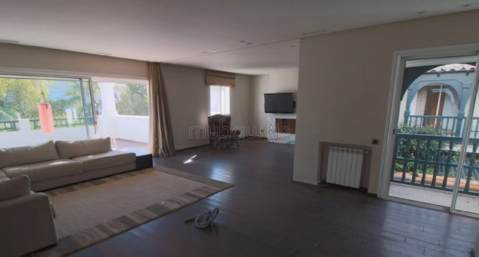 Vente villa de luxe à Dar Bouazza. 6 pièces confortables. Belle terrasse et jardin