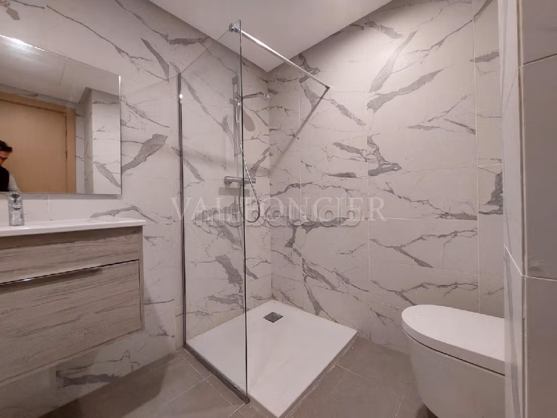 Superbe appartement Rez de jardin à louer 100m2 Bouskoura