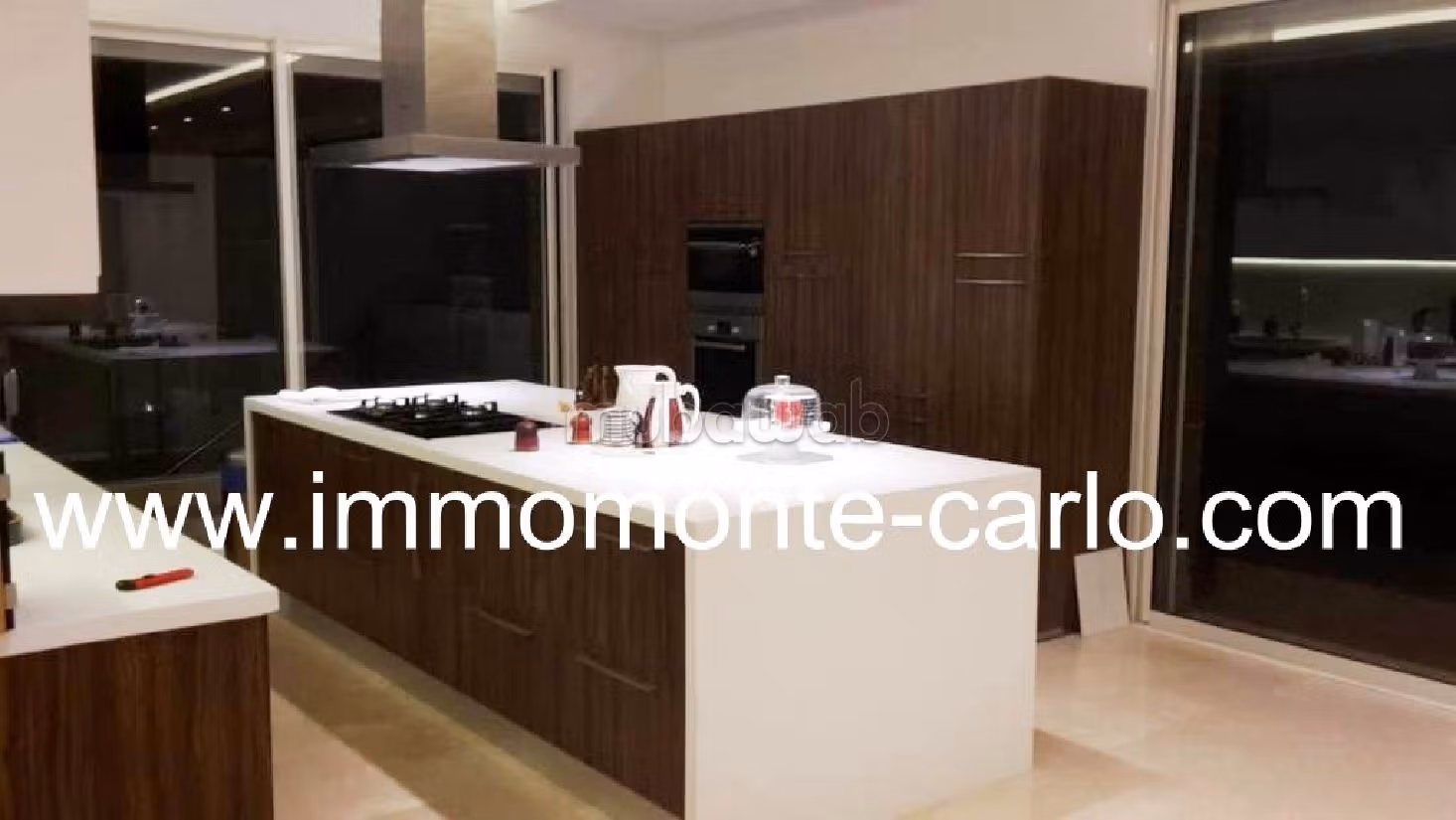 كراء فيلا فاخرة بالسويسي. 5 غرف. أماكن لوقوف السيارات وحديقة جميلة. 