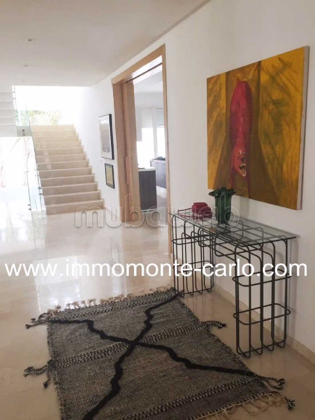 كراء فيلا فاخرة بالسويسي. 5 غرف. أماكن لوقوف السيارات وحديقة جميلة. 