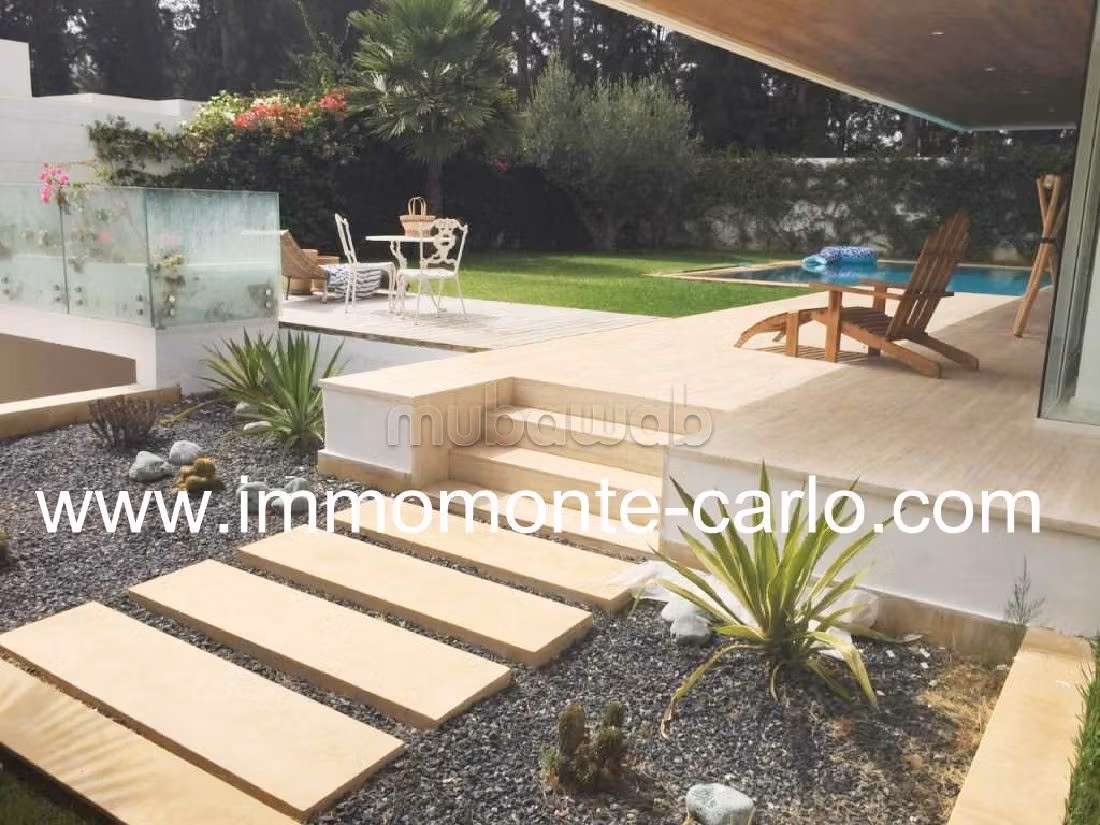 كراء فيلا فاخرة بالسويسي. 5 غرف. أماكن لوقوف السيارات وحديقة جميلة. 