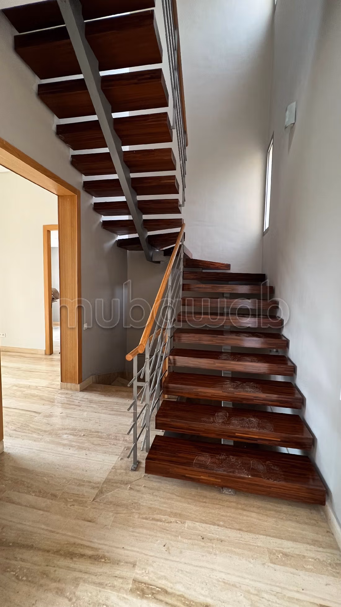 Luxury Villa for rent in Californie. Area 500 m². Usable fireplace, General air conditioning. 