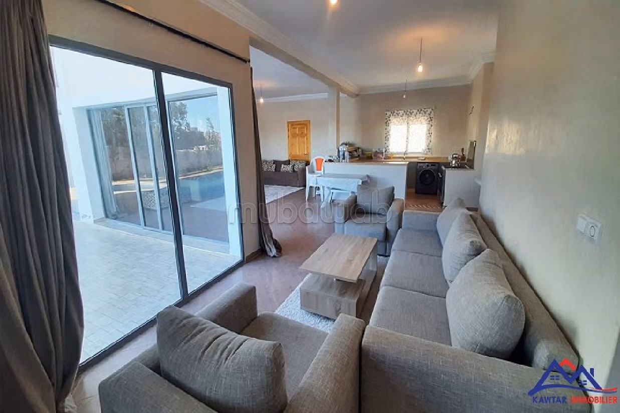 منزل ممتاز للبيع ب ادا وكرد. 4 غرف جميلة. إقامة بالمسبح