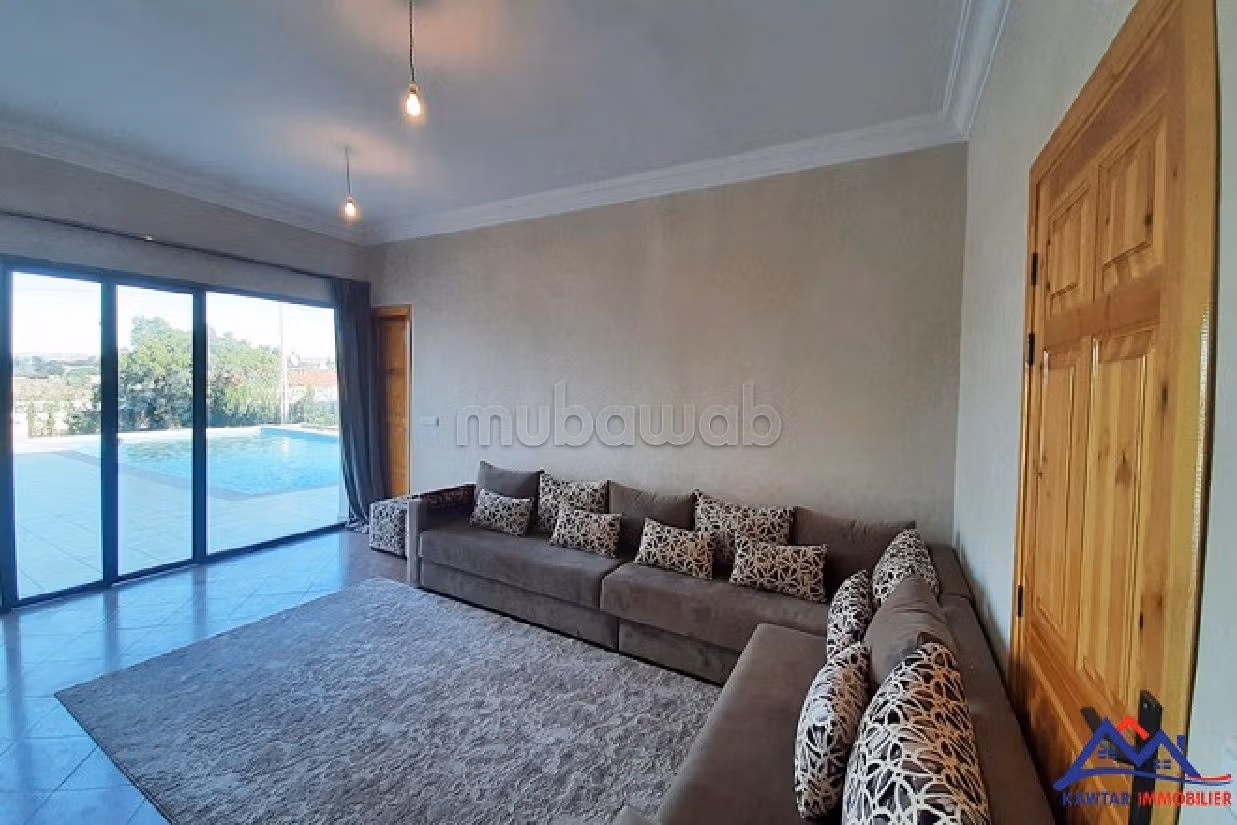 منزل ممتاز للبيع ب ادا وكرد. 4 غرف جميلة. إقامة بالمسبح