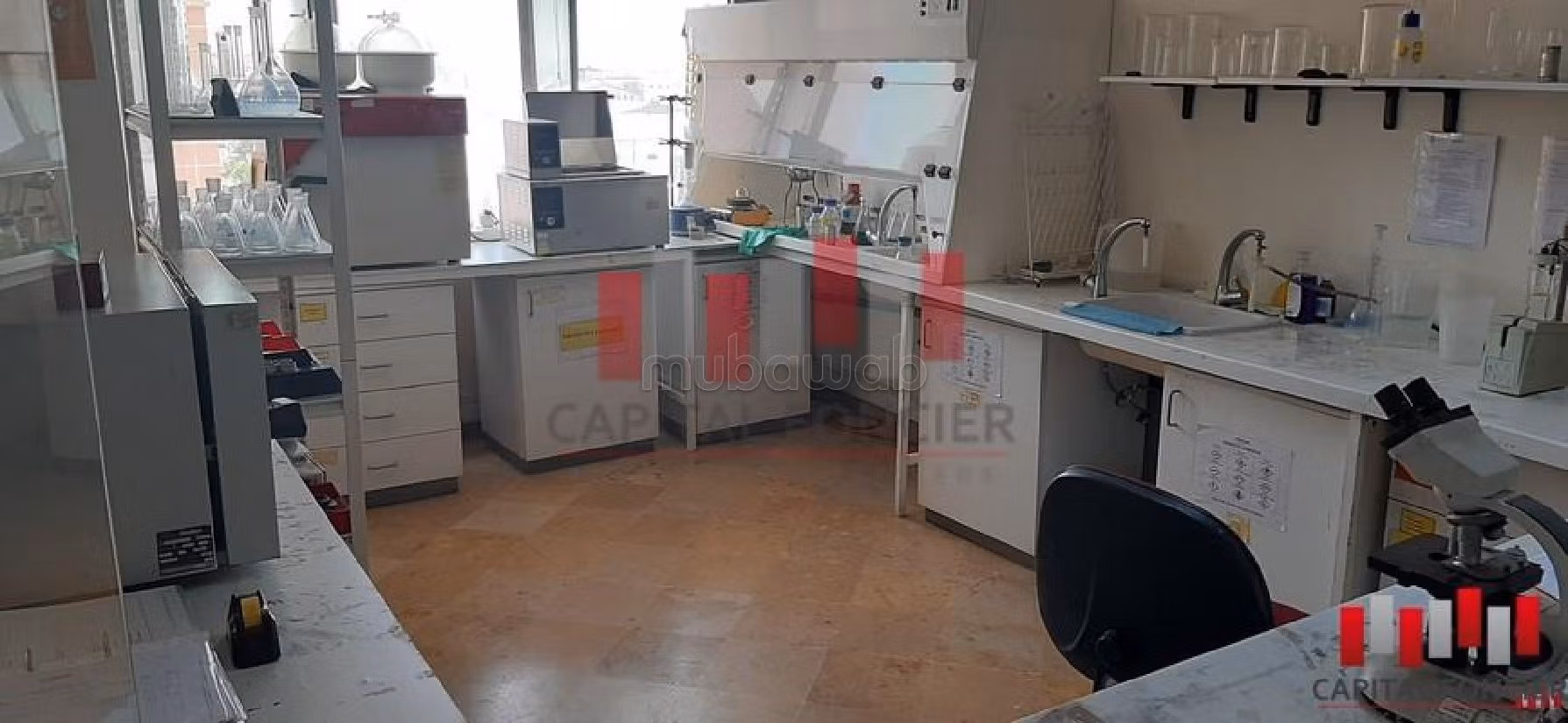 Offices for rent. Large area 469 m². Integrated air conditioning. 