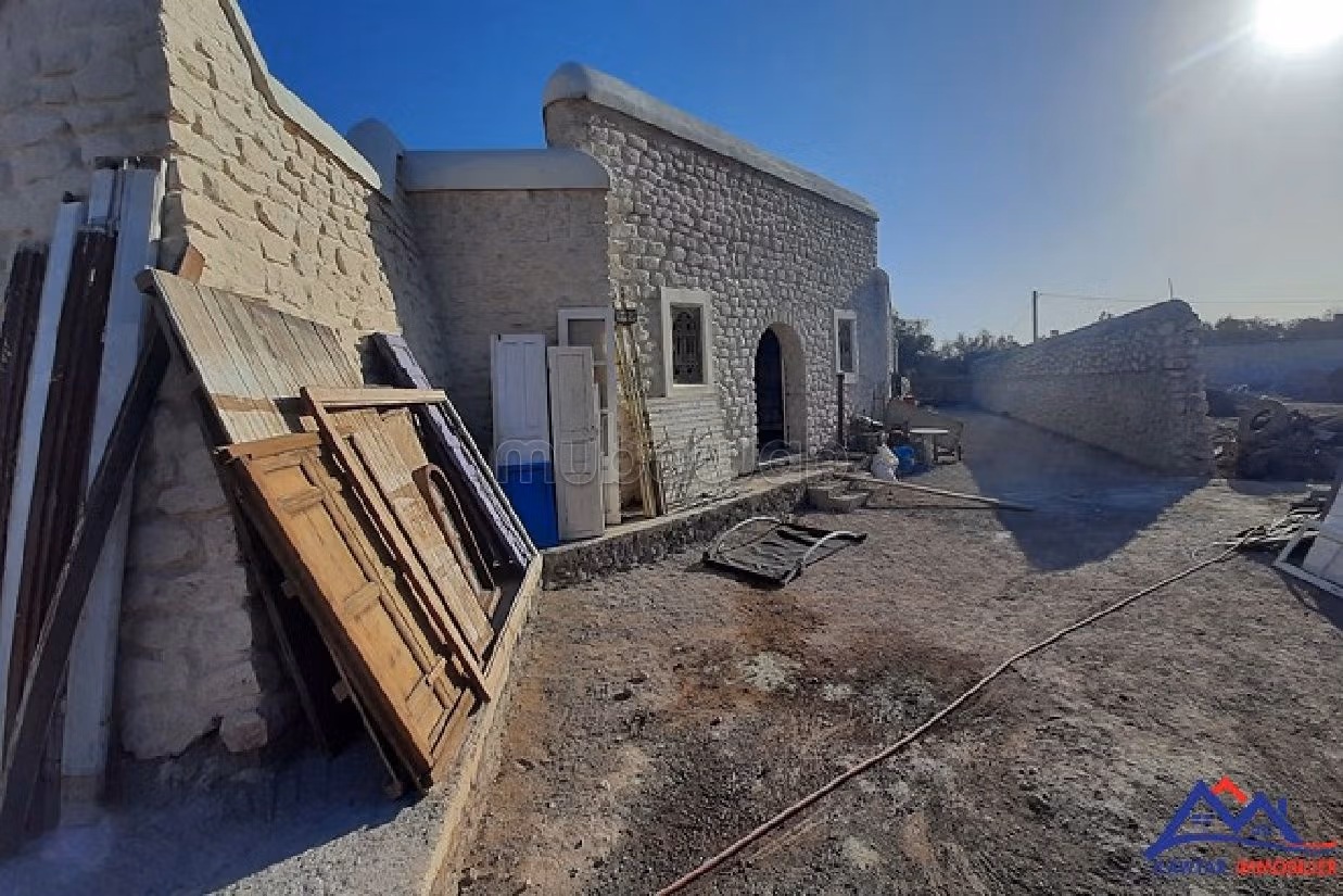 Magnificent villa for sale in Village Ifran. Surface area 2500 m². Caretaker service available, beautiful Swimming pool