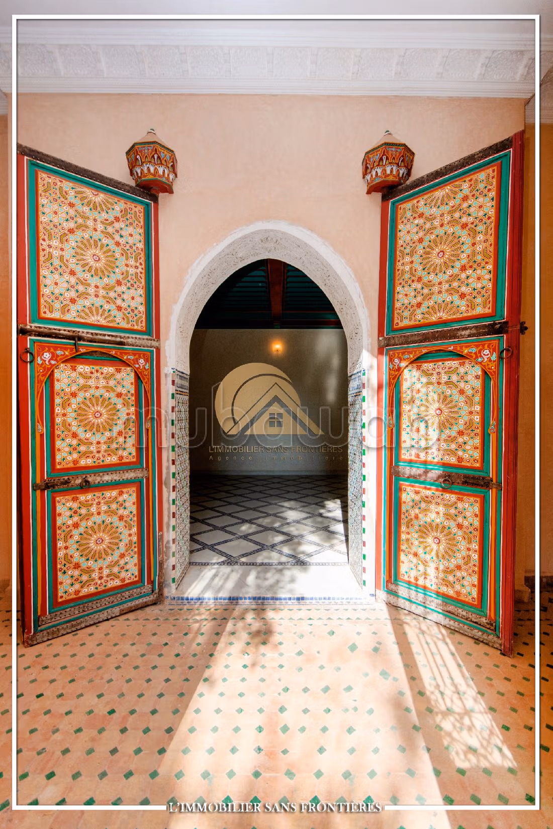 مزرعة ممتازة للبيع طريق فاس ب. المساحة 34609 م². 