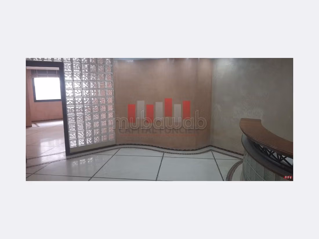 Kopen: kantoorruimte. Oppervlakte 170 m². Airconditioning. 