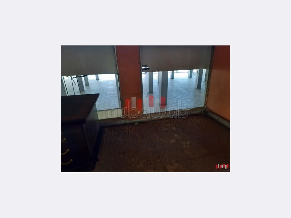 مكاتب ومحلات للكراء بعين السبع. المساحة الإجمالية 2400 م²