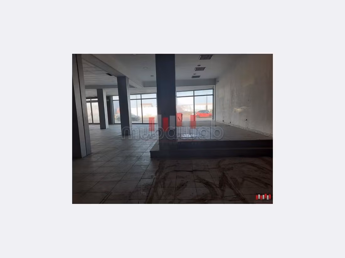 مكاتب ومحلات للكراء بعين السبع. المساحة الإجمالية 2400 م²