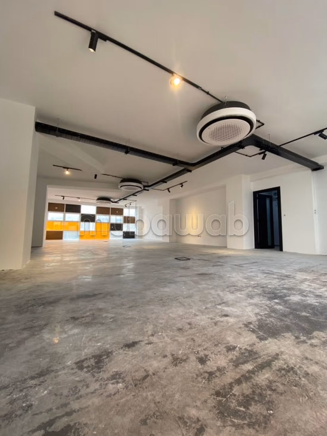 A louer un espace bureautique /open space 160m² au lac II