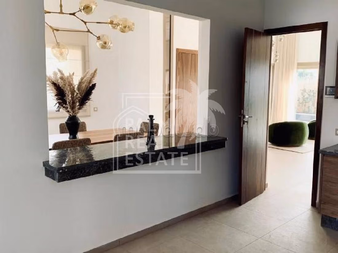 Suntuosa casa en venta en Route Amizmiz. 3 hermosas habitaciones. Espacios verdes, plazas de estacionamiento