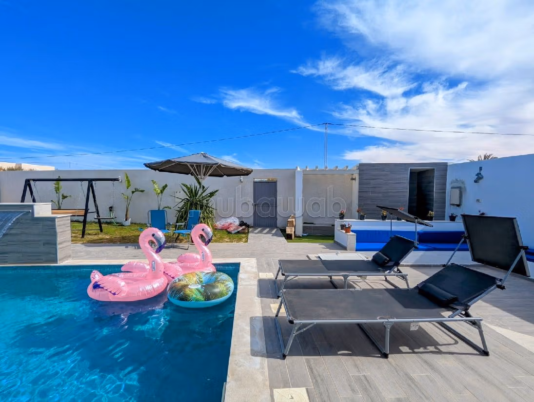 Casa di lusso in vendita a Djerba. 4 belle camere da letto. Porta blindata, servizio di sicurezza. 
