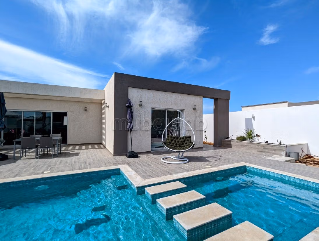 Casa di lusso in vendita a Djerba. 4 belle camere da letto. Porta blindata, servizio di sicurezza. 