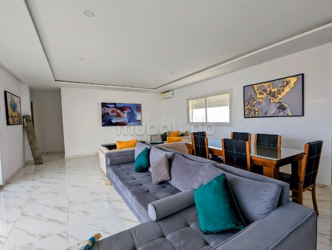 Casa di lusso in vendita a Djerba. 4 belle camere da letto. Porta blindata, servizio di sicurezza. 