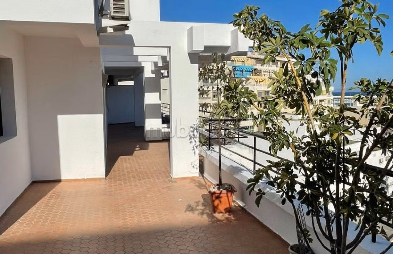 Piso en alquiler en Centre. 3 hermosas habitaciones. Mobiliario nuevo