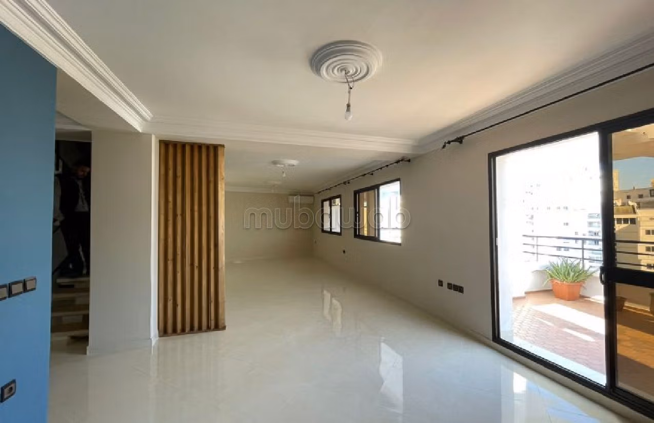 Piso en alquiler en Centre. 3 hermosas habitaciones. Mobiliario nuevo