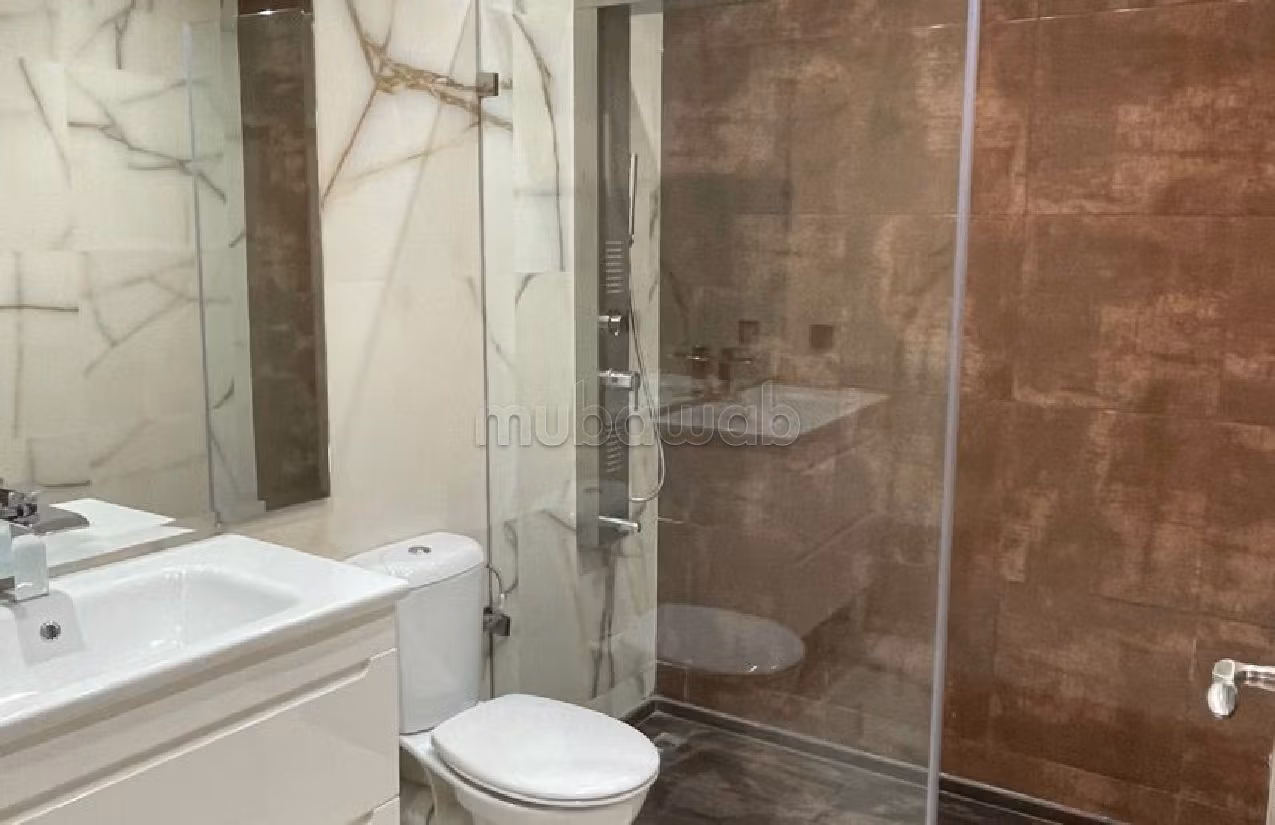 Piso en alquiler en Centre. 3 hermosas habitaciones. Mobiliario nuevo