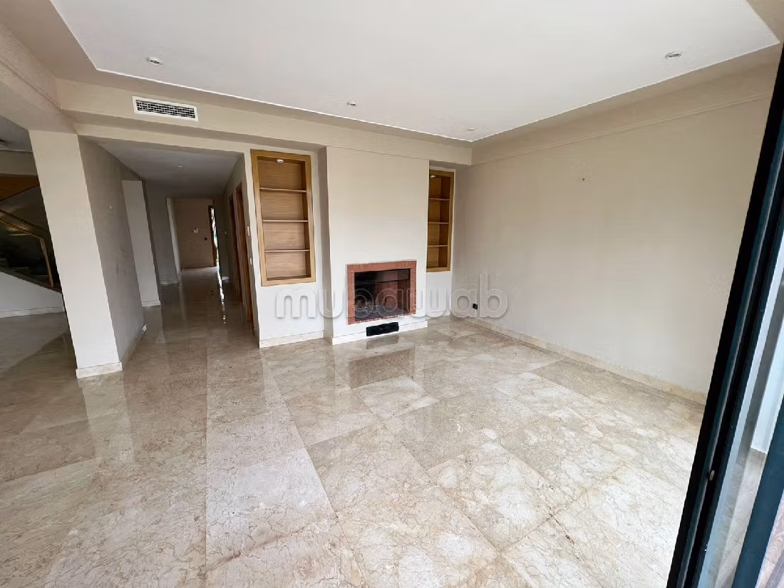 Villa's en luxe woningen om te huren. 7 Ruimtes. Garage en terras. 