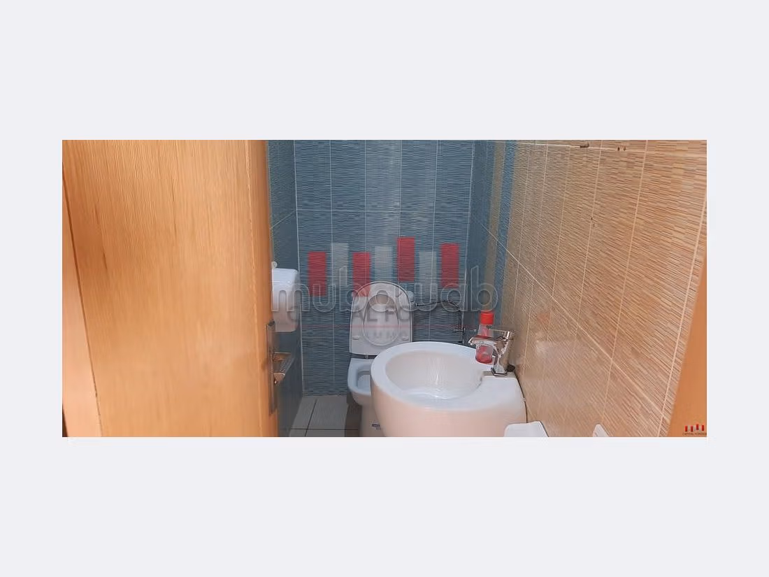 Oficinas y locales comerciales en alquiler en Zone Industrielle. Pequeña superficie 800 m². 