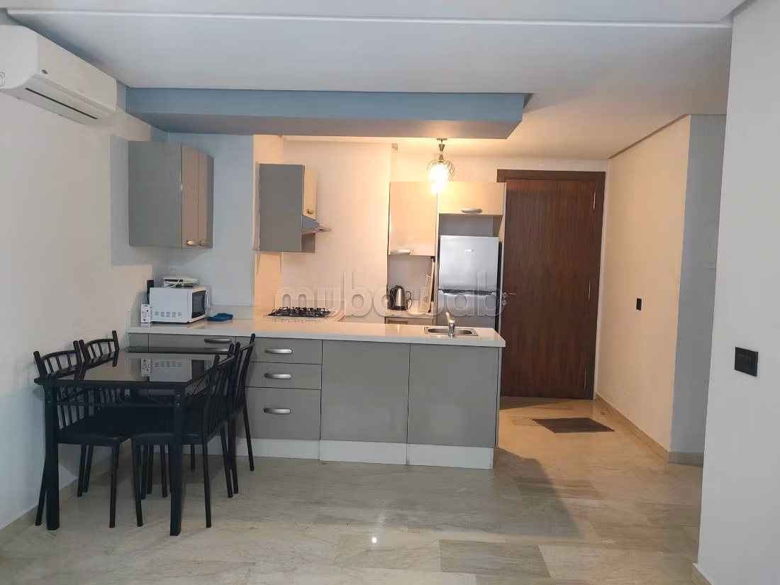 Appartamento in affitto a Bourgogne Ouest. 2 locali spaziosi. arredato. 