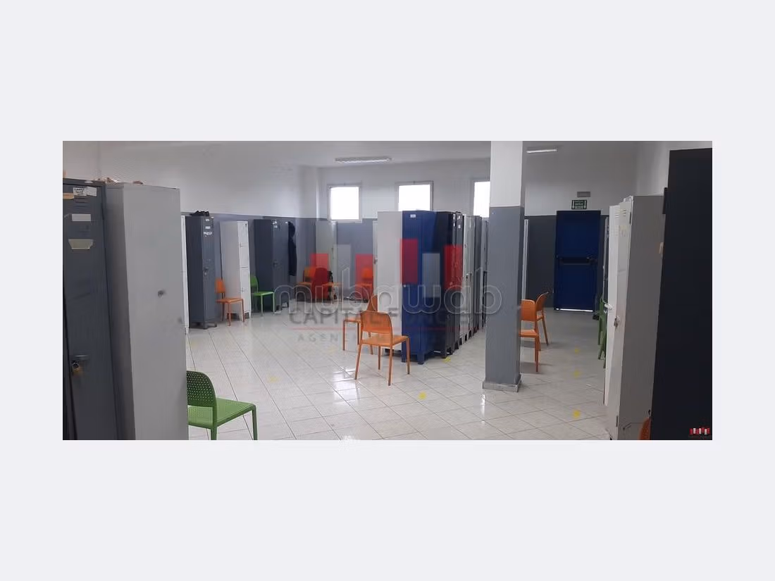 Oficinas y locales comerciales en alquiler en Port. Area 5200 m². 