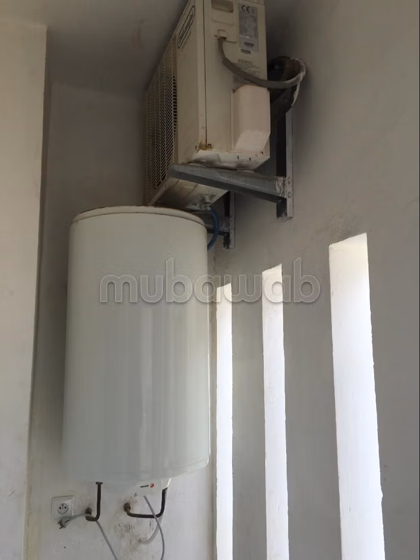 Vendita di un bell'appartamento. 1 locale. Terrazzo e ascensore. 